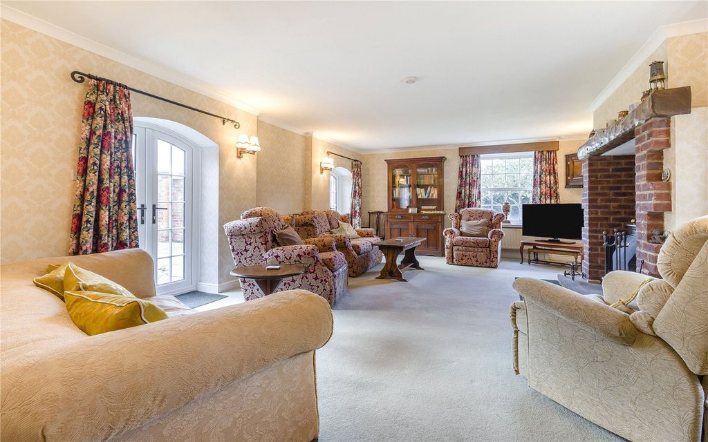 Property photo 3 of 21 Reception