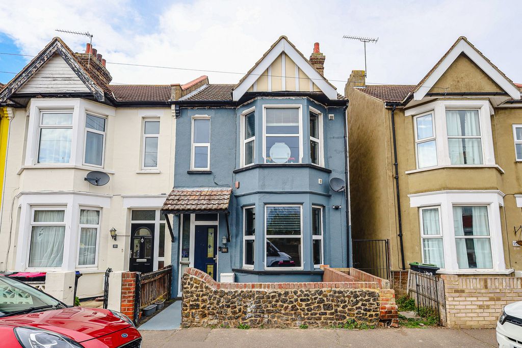 Property photo 1 of 23