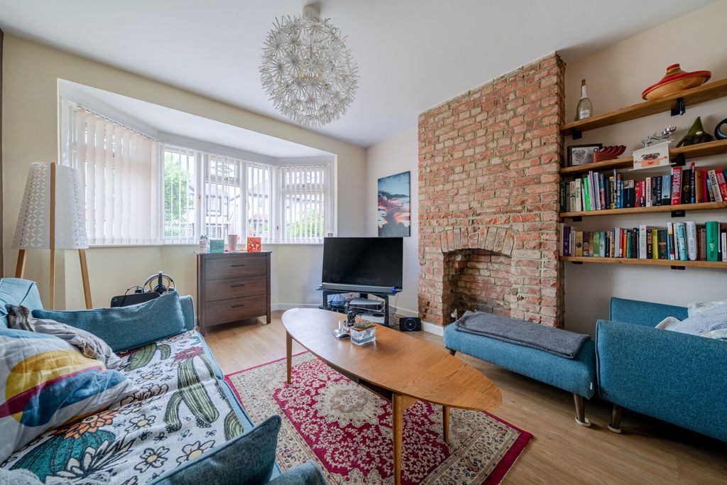 Property photo 2 of 20 1454927-6-6A01Bb8...