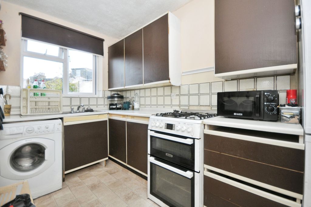Property photo 2 of 29 Kitchen