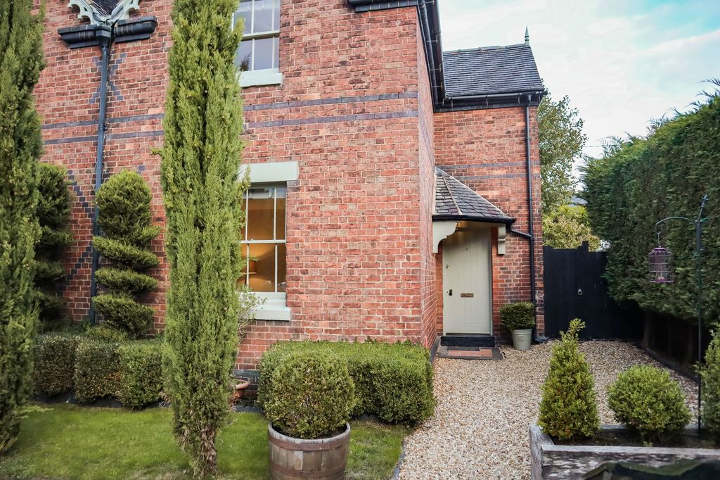 Property photo 1 of 31