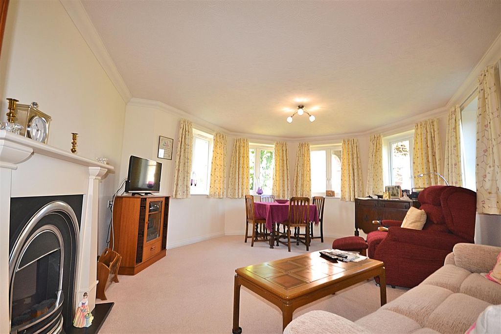 Property photo 2 of 12 9E.Png