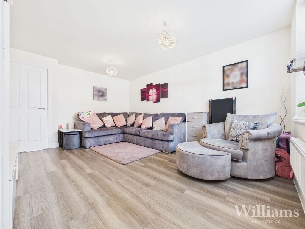 Property photo 2 of 16