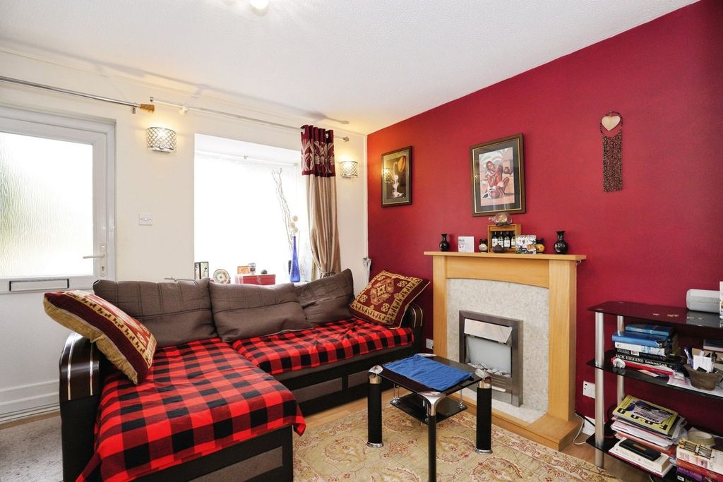 Property photo 3 of 14