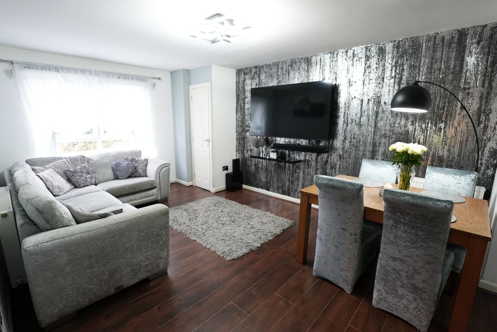 Property photo 2 of 21 Dining/Living Room 