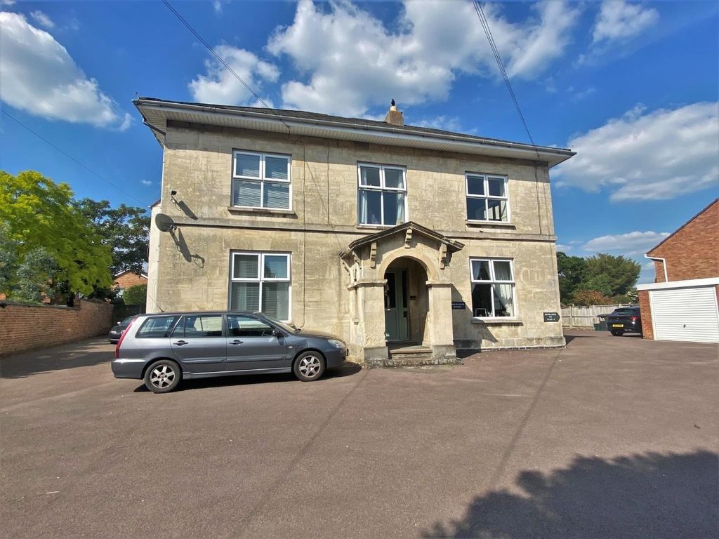 Property photo 1 of 6