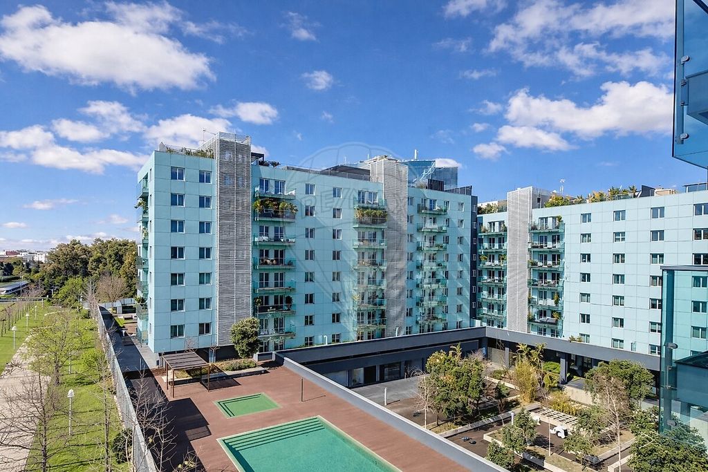 Property photo 2 of 35