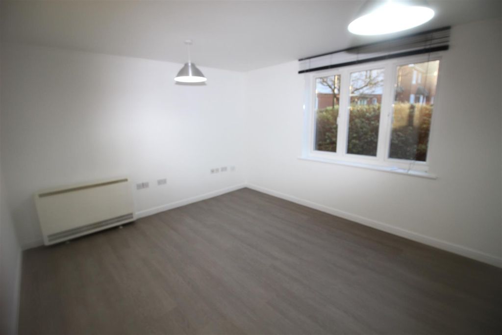 Property photo 3 of 8 Img_5422.Jpg