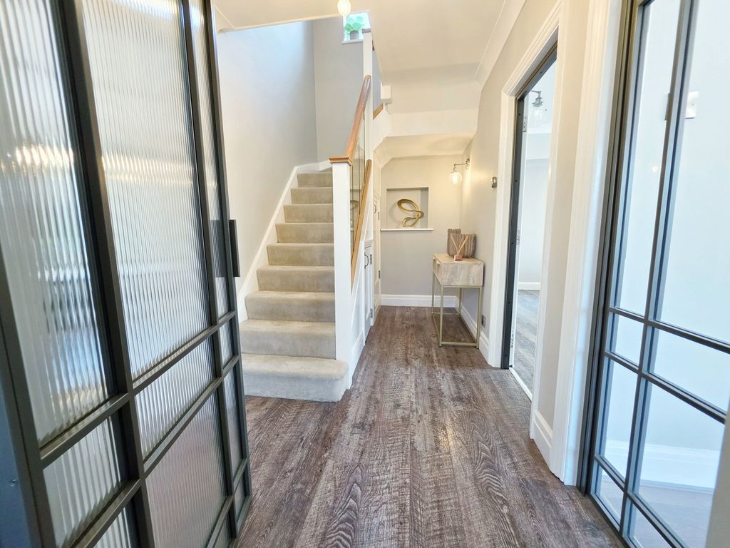 Property photo 2 of 29