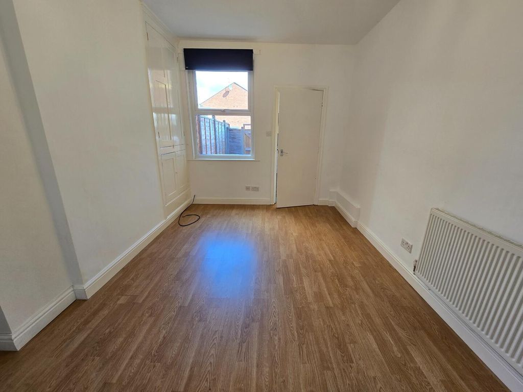 Property photo 3 of 5 Living Room