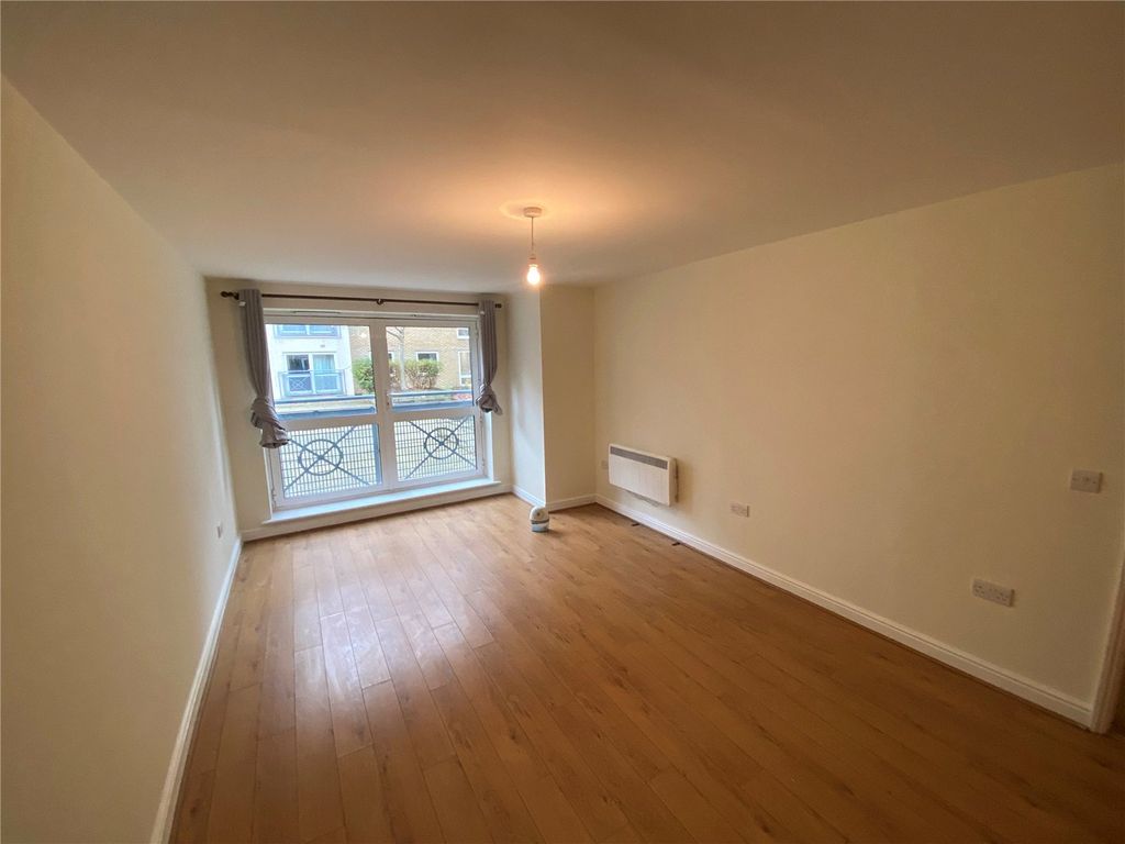 Property photo 2 of 7 Picture No. 17