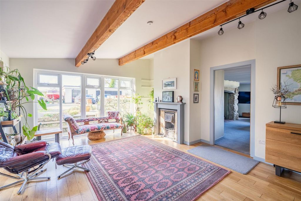 Property photo 2 of 16