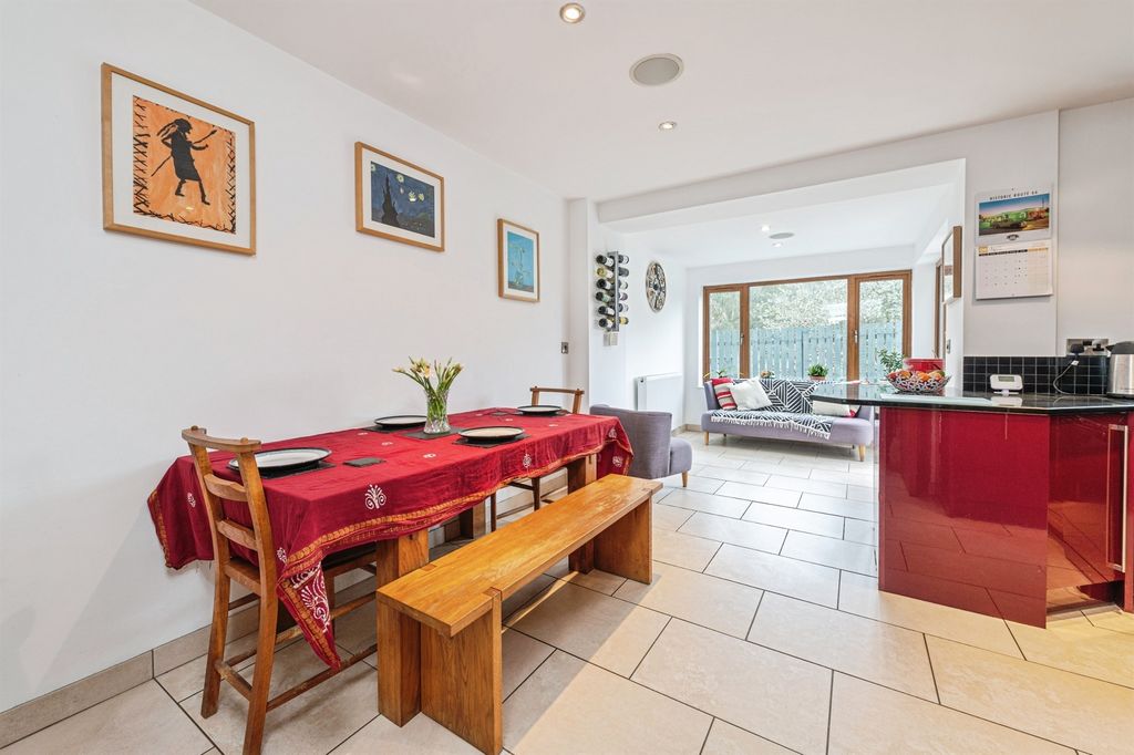 Property photo 2 of 19