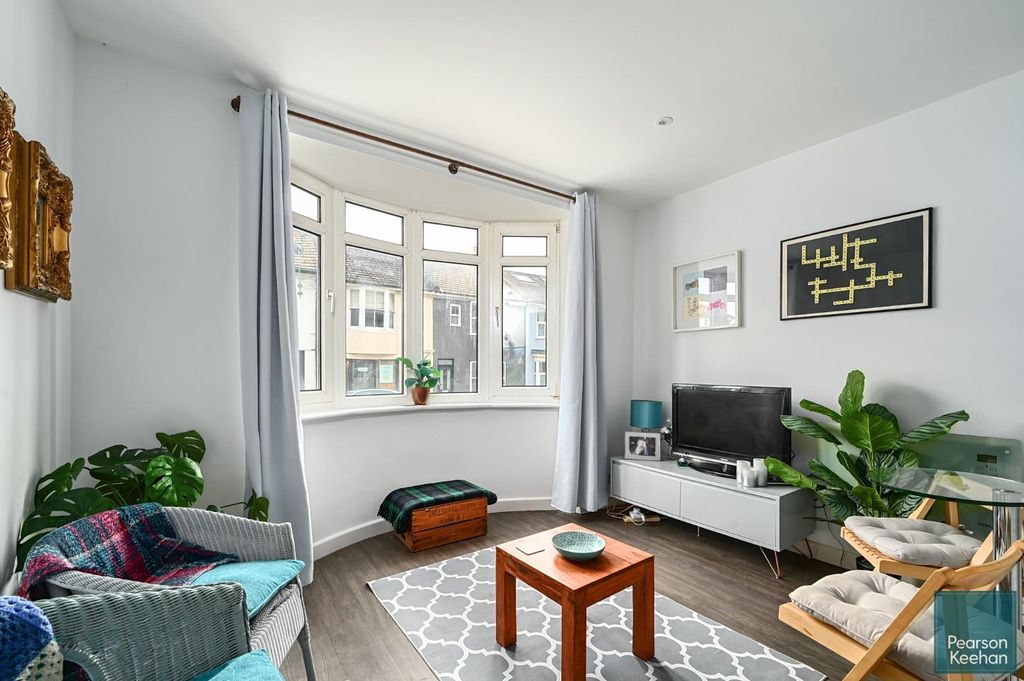 Property photo 1 of 13 Flt-2-55-Shirley-St-Bn3 (13).Jpg