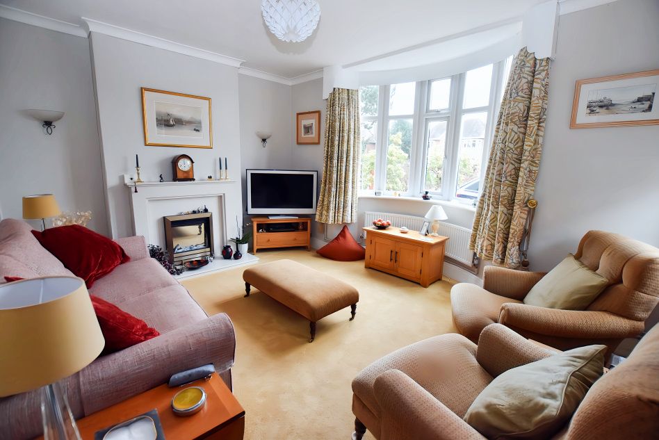 Property photo 3 of 21 Lounge 1