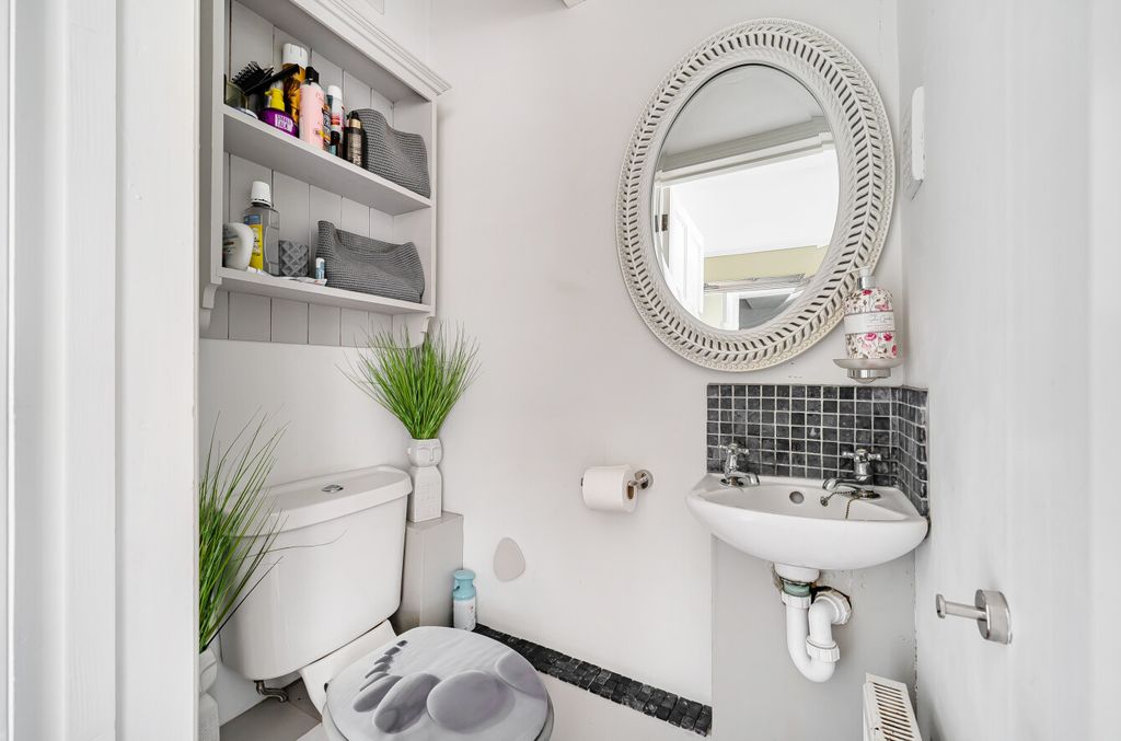 Property photo 3 of 16