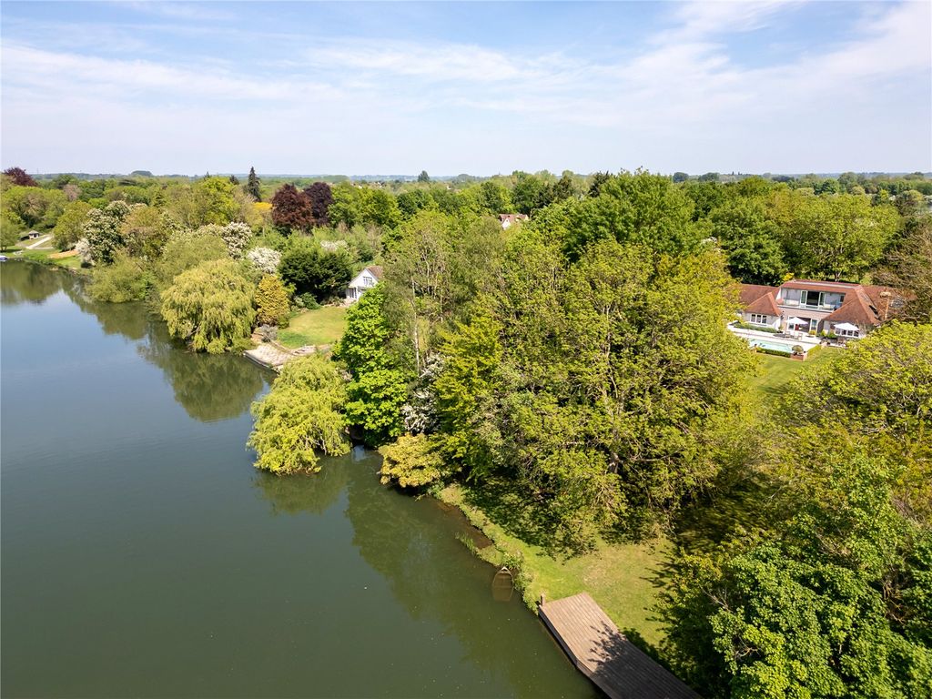 Property photo 2 of 31 Picture No. 21