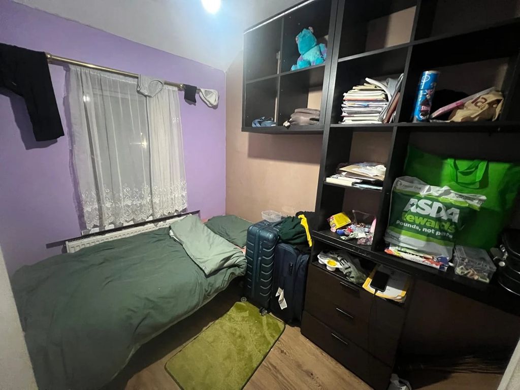 Property photo 2 of 3