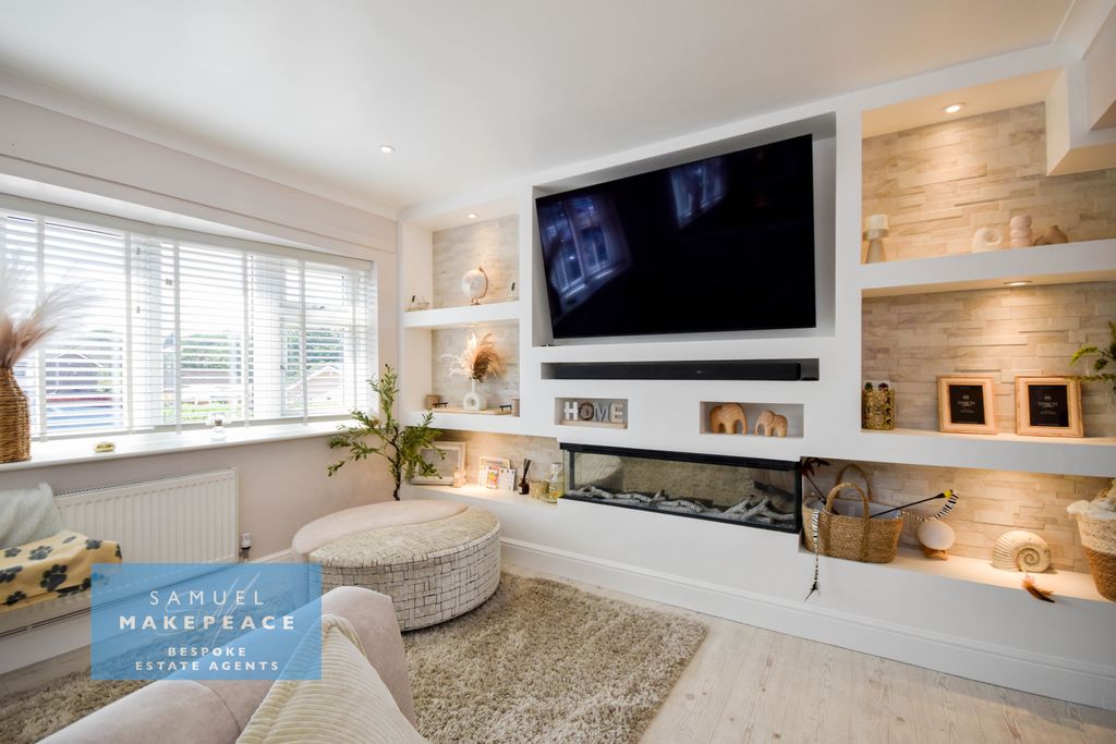 Property photo 3 of 24 Langland (62)