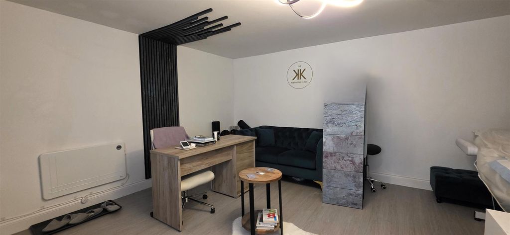 Property photo 2 of 6 22Bb.Jpg