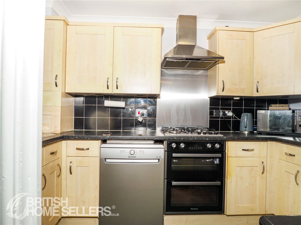 Property photo 2 of 17 Picture No. 10