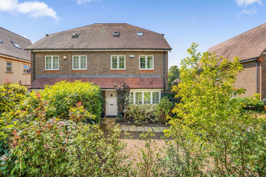 Property photo 1 of 18