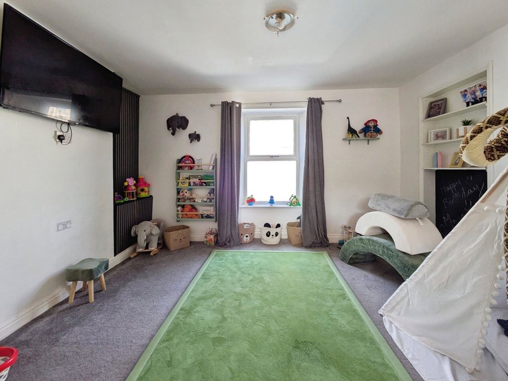 Property photo 2 of 16 2 - Picture No. 03