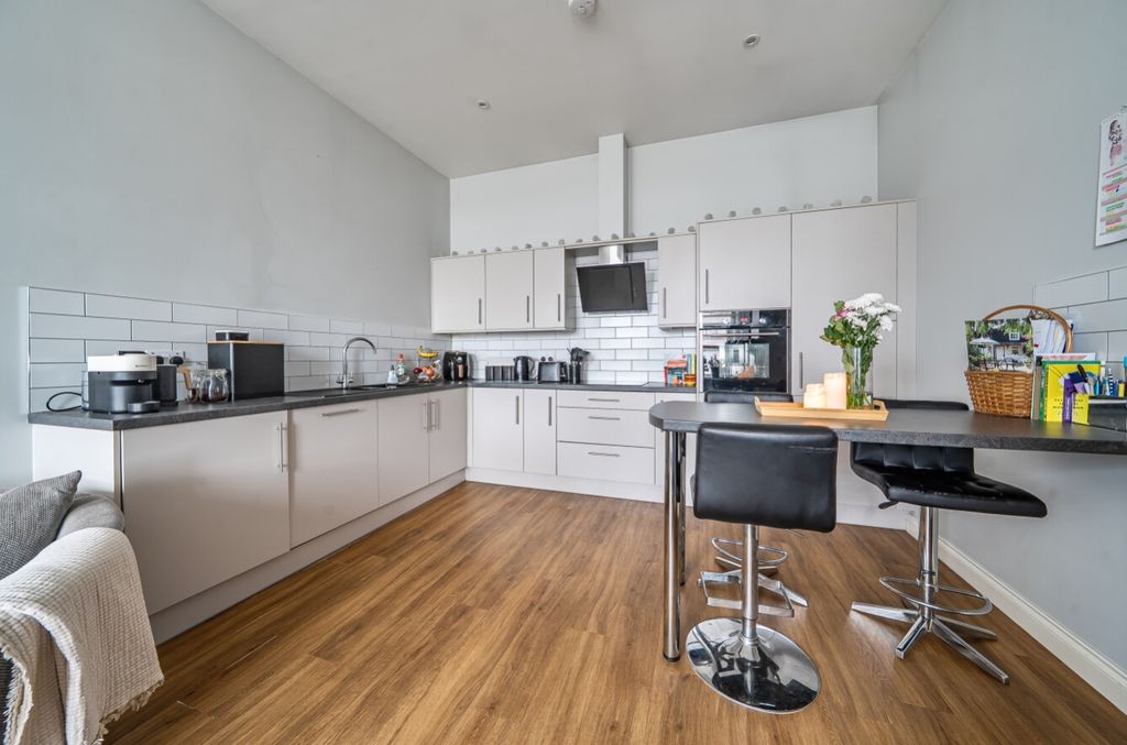 Property photo 3 of 23 1415389-17-698F1B2022c24