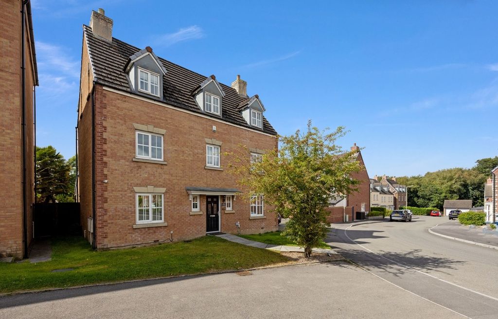 Property photo 1 of 39