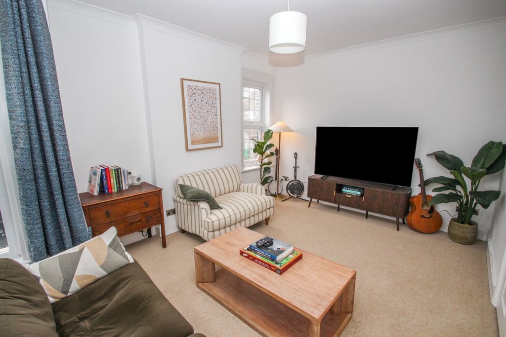 Property photo 3 of 19 2870373