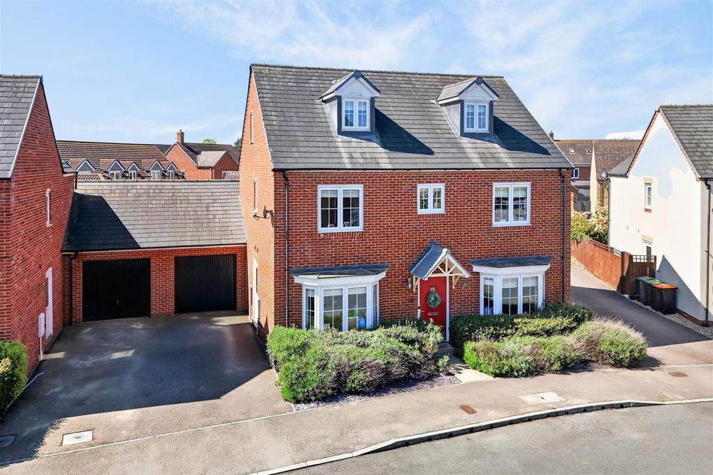 Property photo 1 of 26 37Kingfisherrdweb13.Jpg