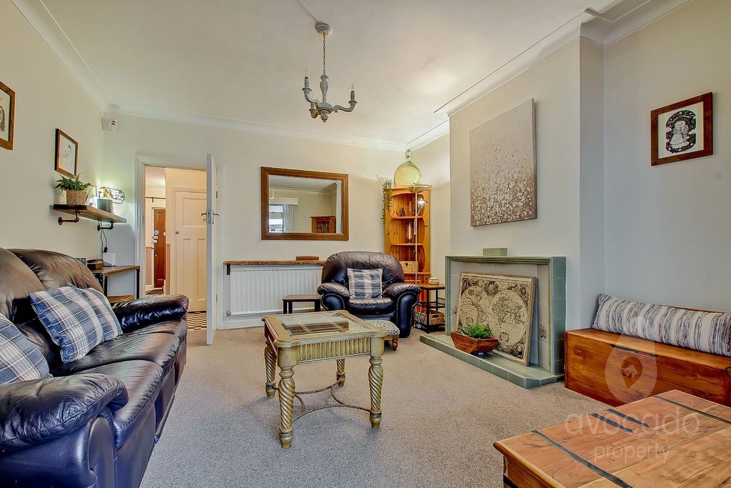 Property photo 3 of 23 4076986