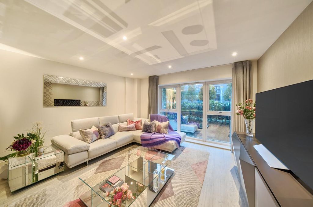 Property photo 3 of 11 Davidson Frost-Wellings, Dfw, Royal Court, Living