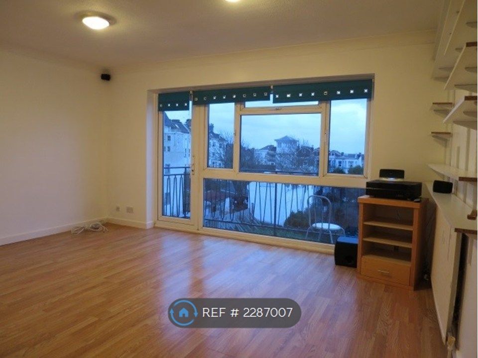 Property photo 2 of 7