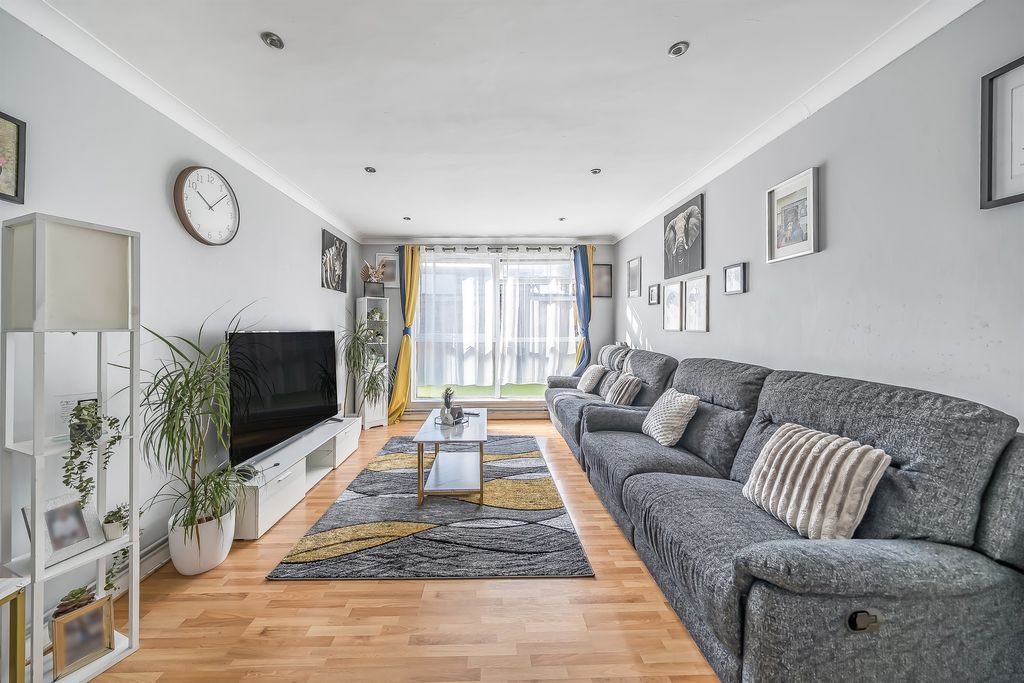 Property photo 3 of 12