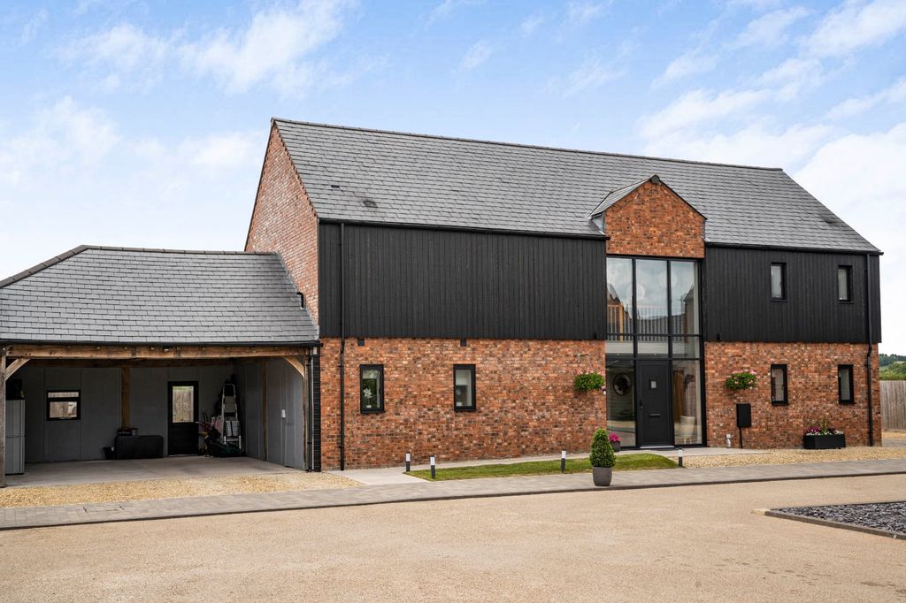 Property photo 1 of 26 Picture No. 32