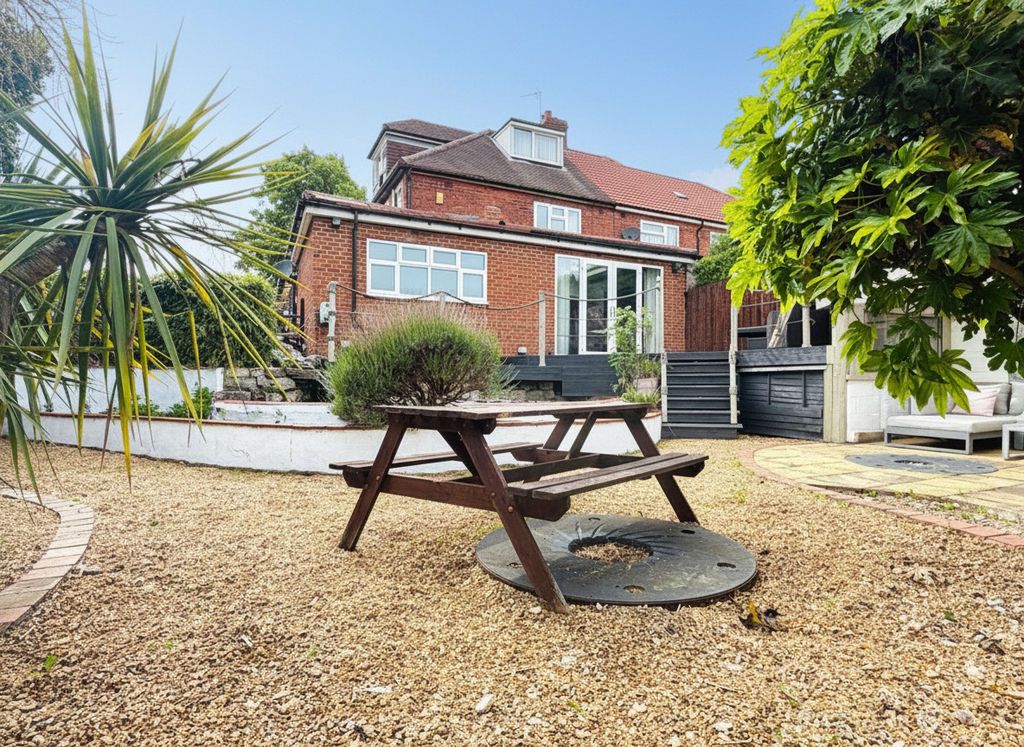 Property photo 3 of 32 Photo 63
