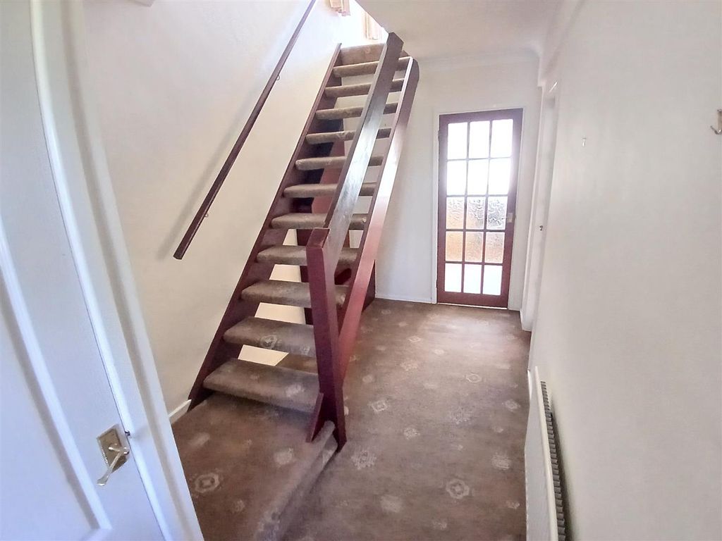 Property photo 2 of 37