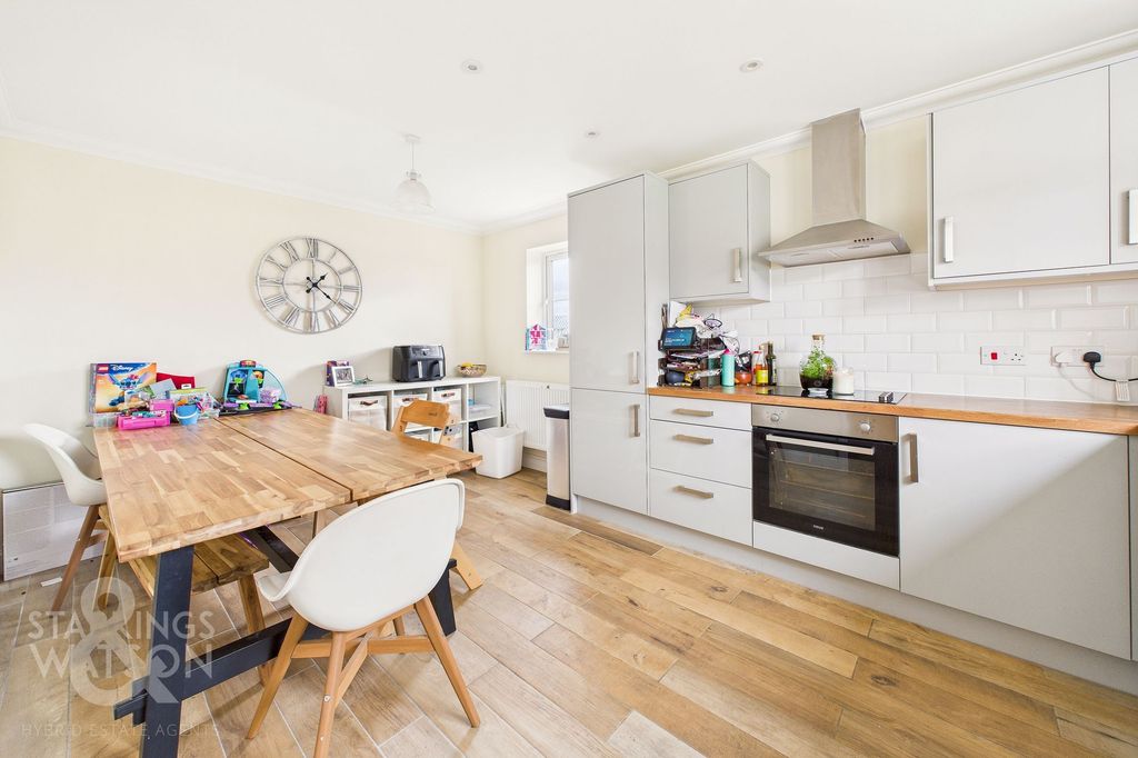 Property photo 3 of 24