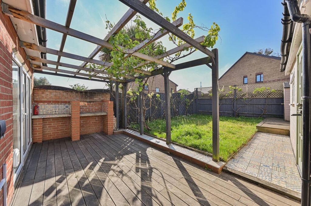 Property photo 3 of 24