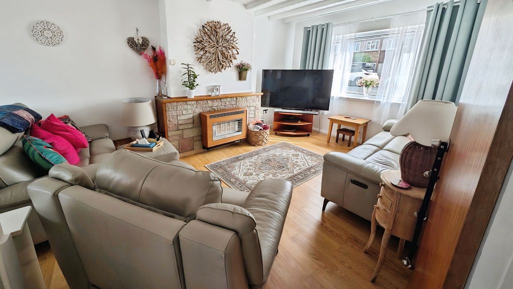 Property photo 2 of 16 Pbox-Img.Jpg