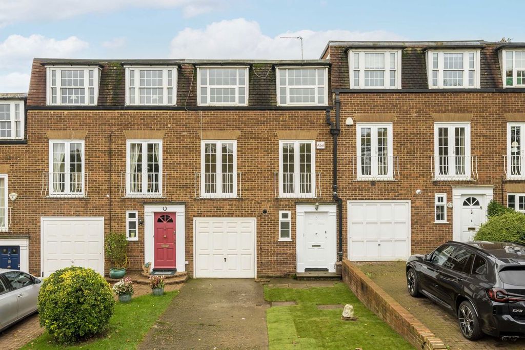 Property photo 1 of 9