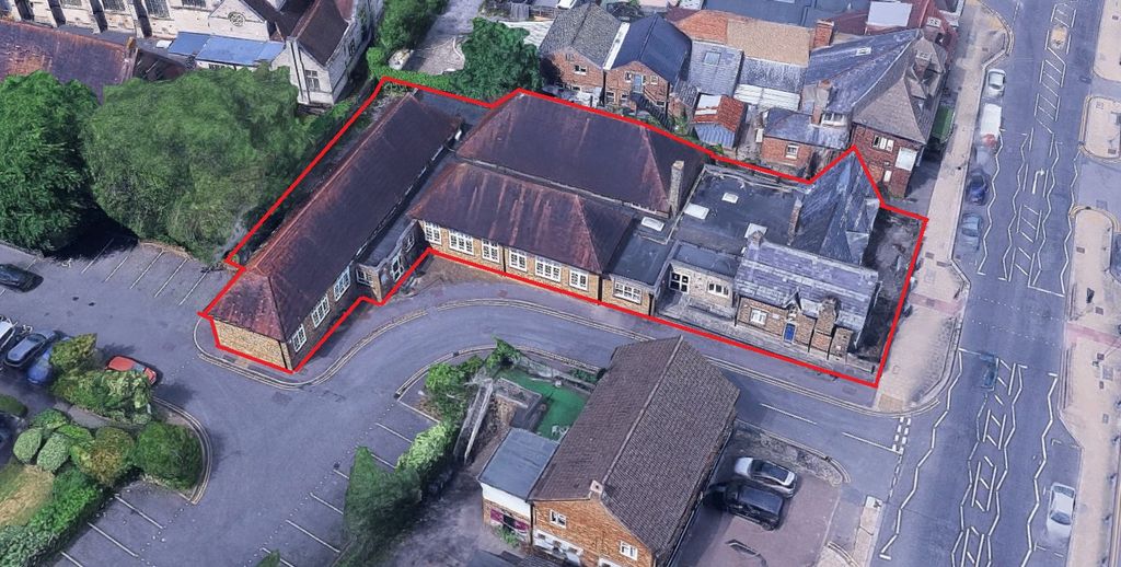 Property photo 1 of 5