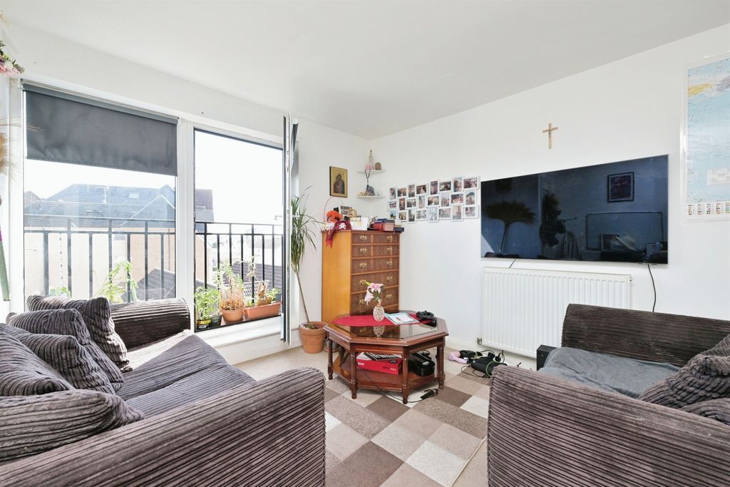 Property photo 3 of 17