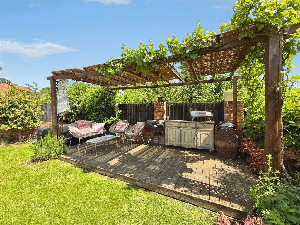 Property photo 2 of 20 Picture No. 23
