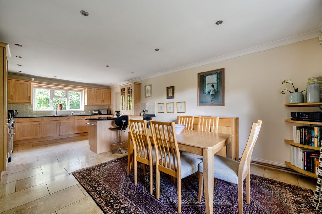 Property photo 3 of 11 3
