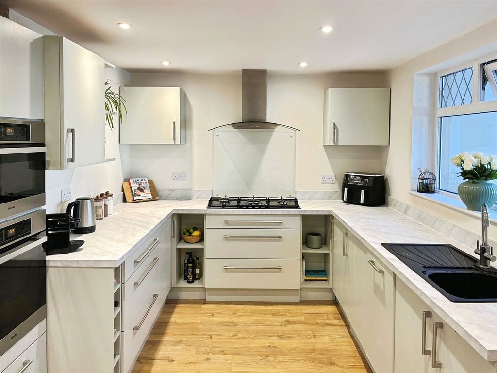 Property photo 3 of 16 Picture No. 25