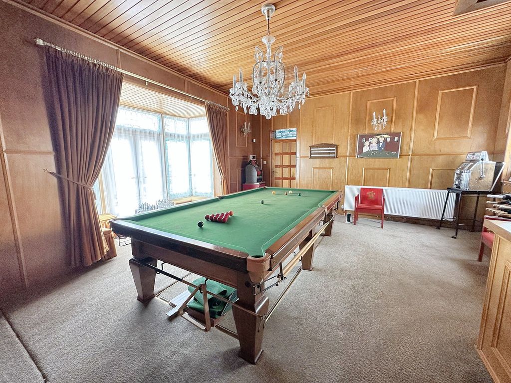 Property photo 2 of 50