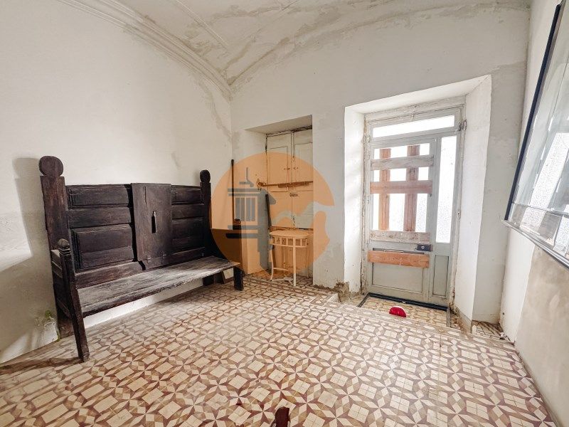 Property photo 2 of 47