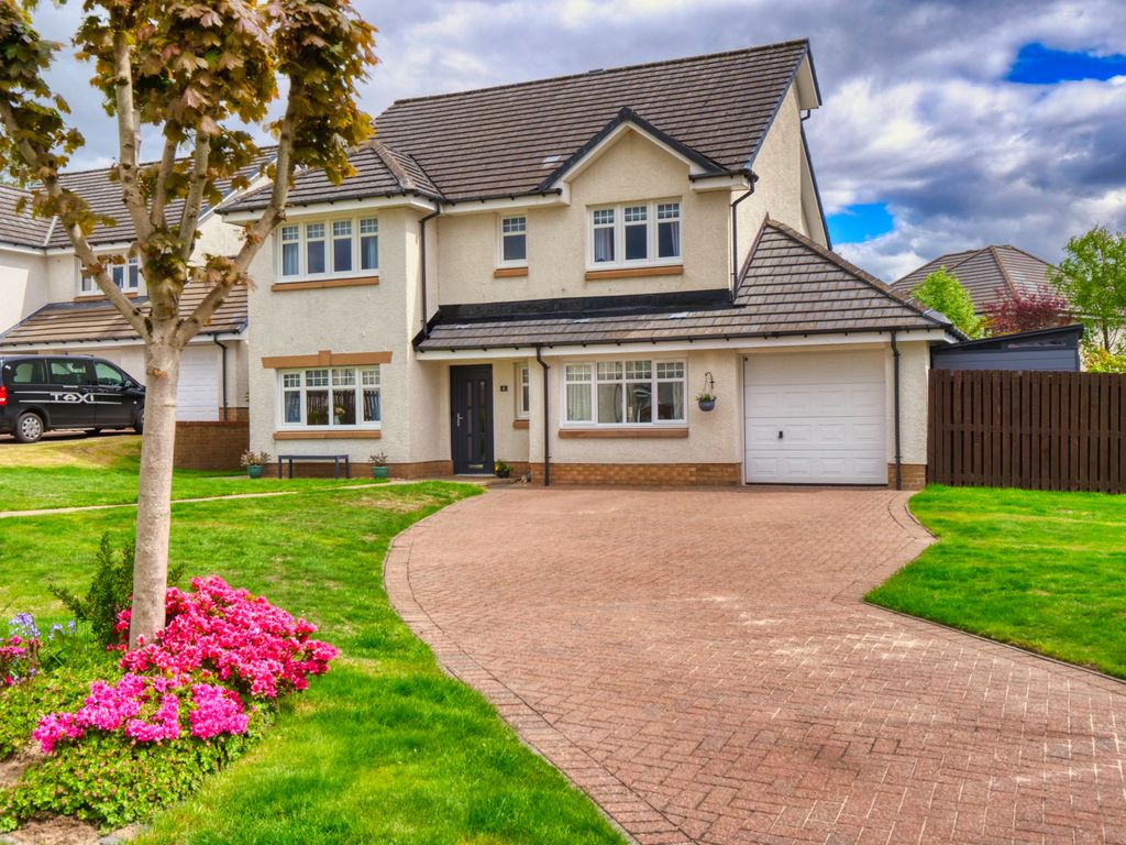 Property photo 1 of 27 4 Bedroom Detached Villa